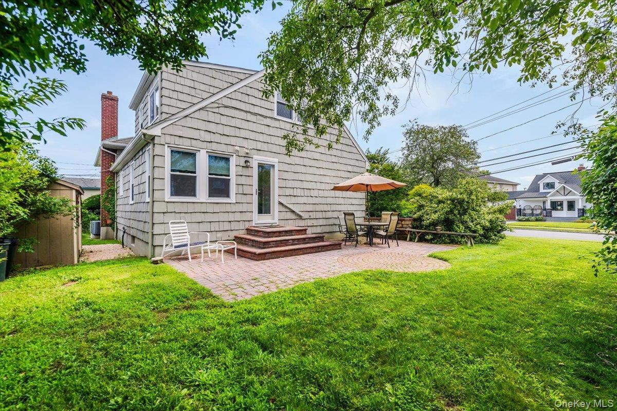 Single Family Blackheath  Nassau County, NY 11561, MLS-890078-27