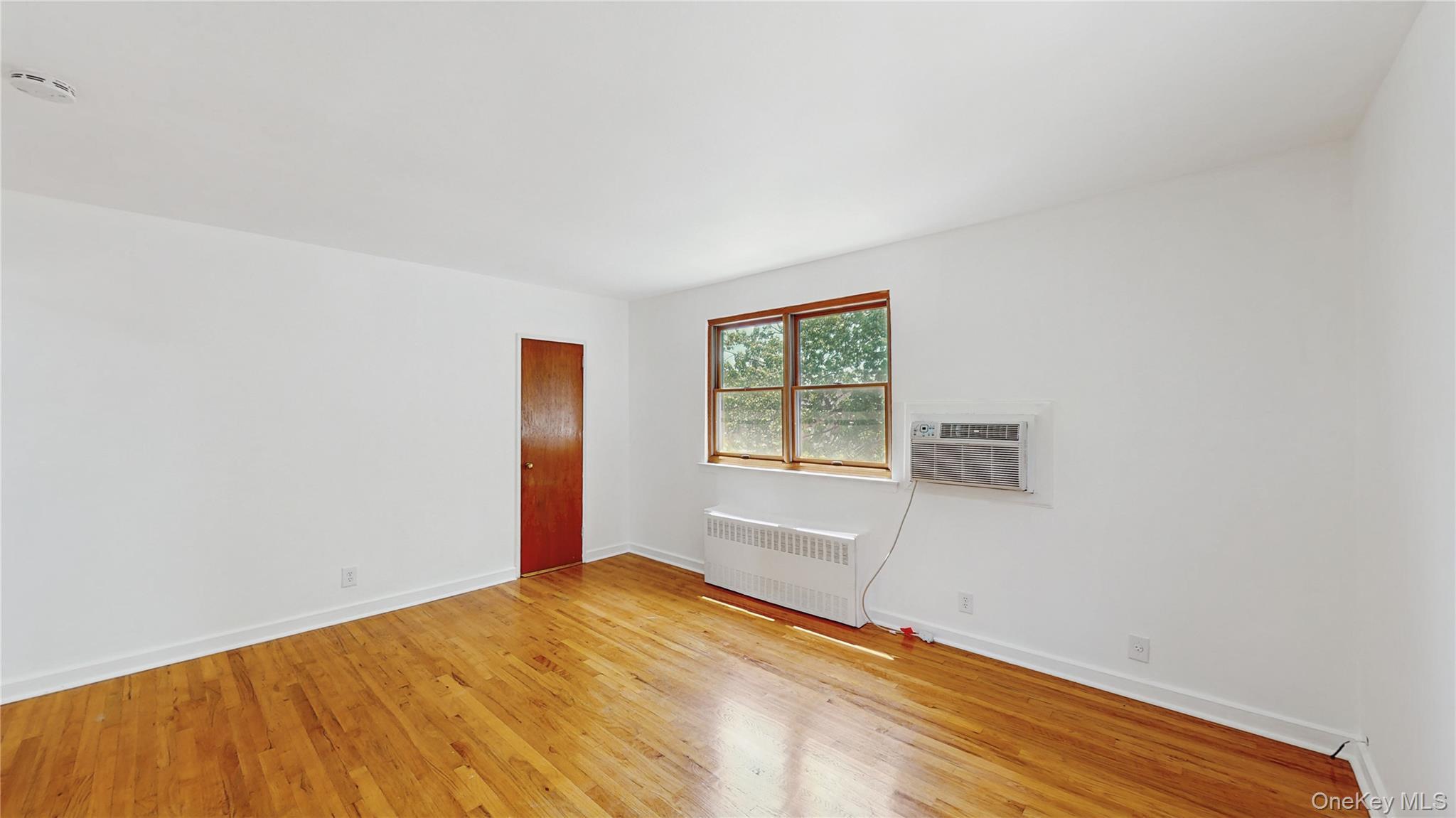 Single Family 84th  Queens, NY 11379, MLS-890092-17