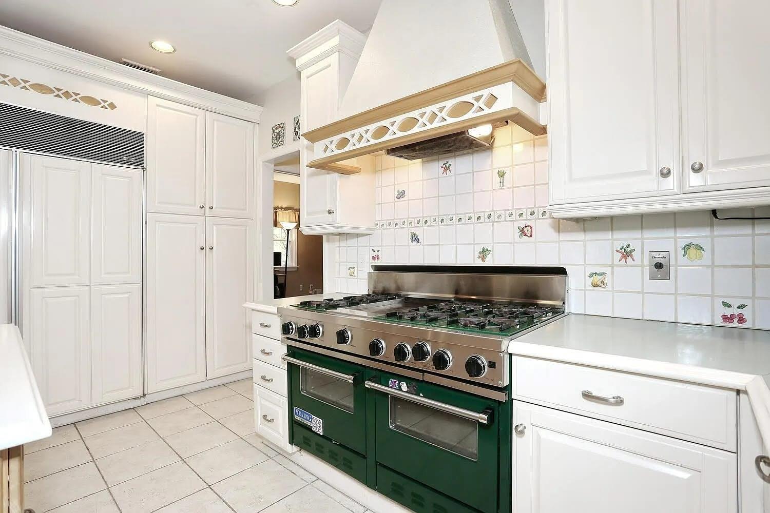 Single Family Rose Hill  Rockland County, NY 10901, MLS-890105-12