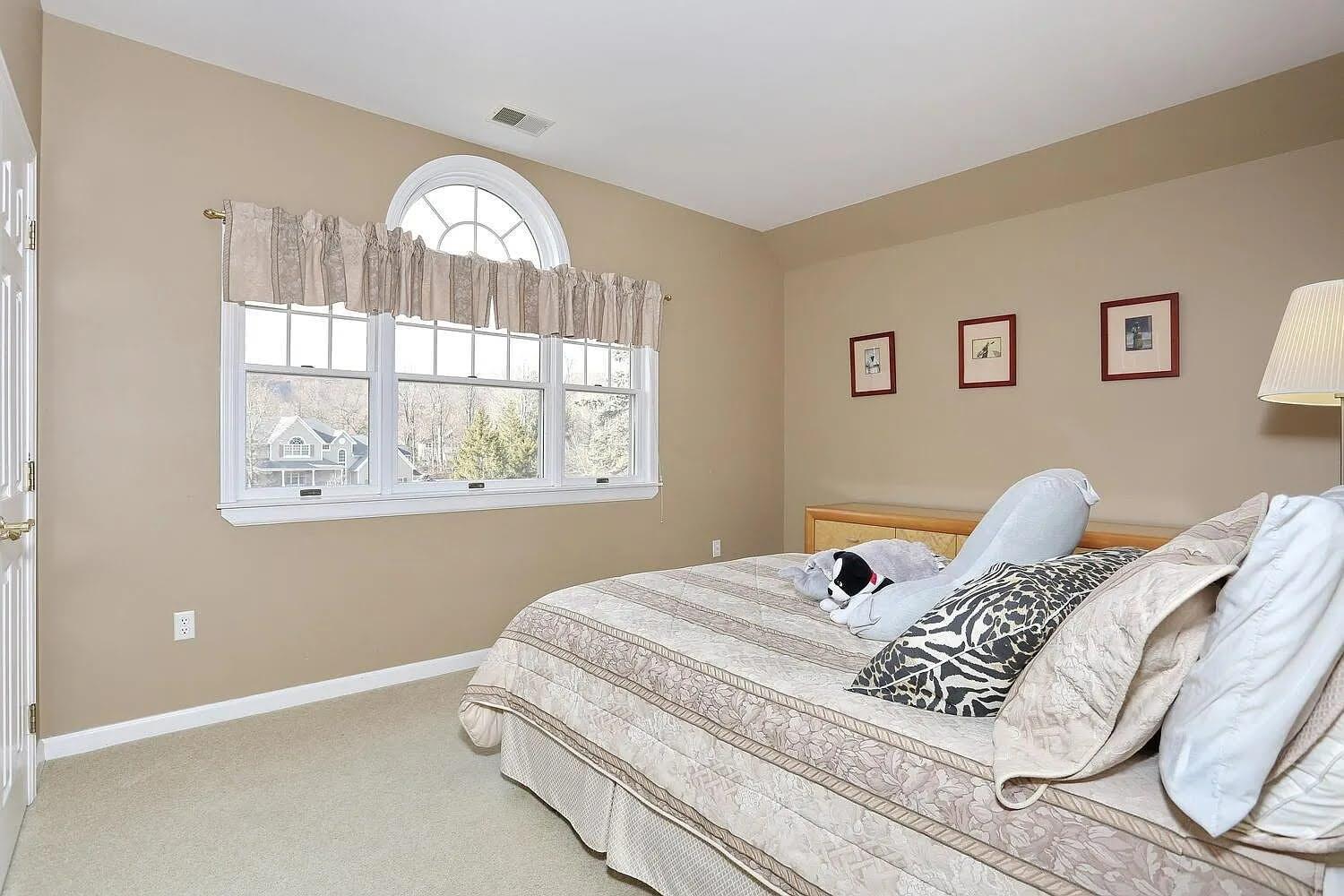 Single Family Rose Hill  Rockland County, NY 10901, MLS-890105-22