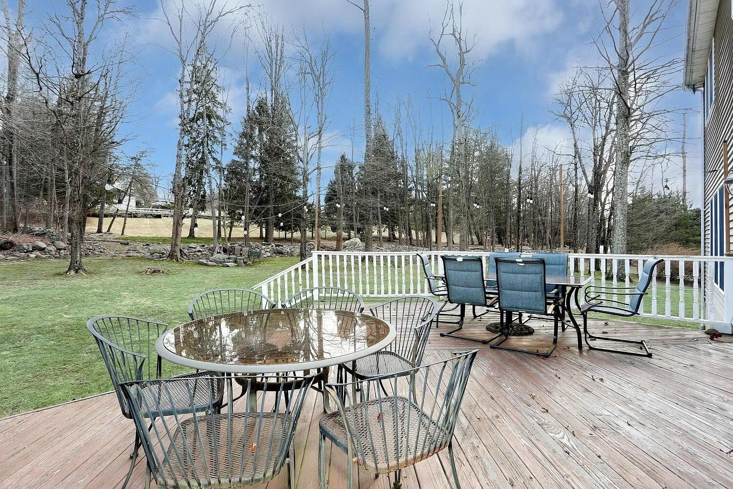 Single Family Rose Hill  Rockland County, NY 10901, MLS-890105-35