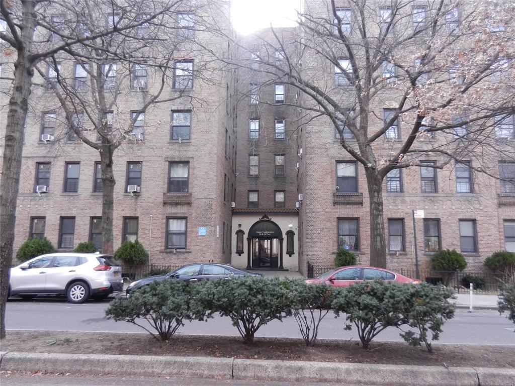 Condo in New York - 34th Ave Until #6k  Queens, NY 11372