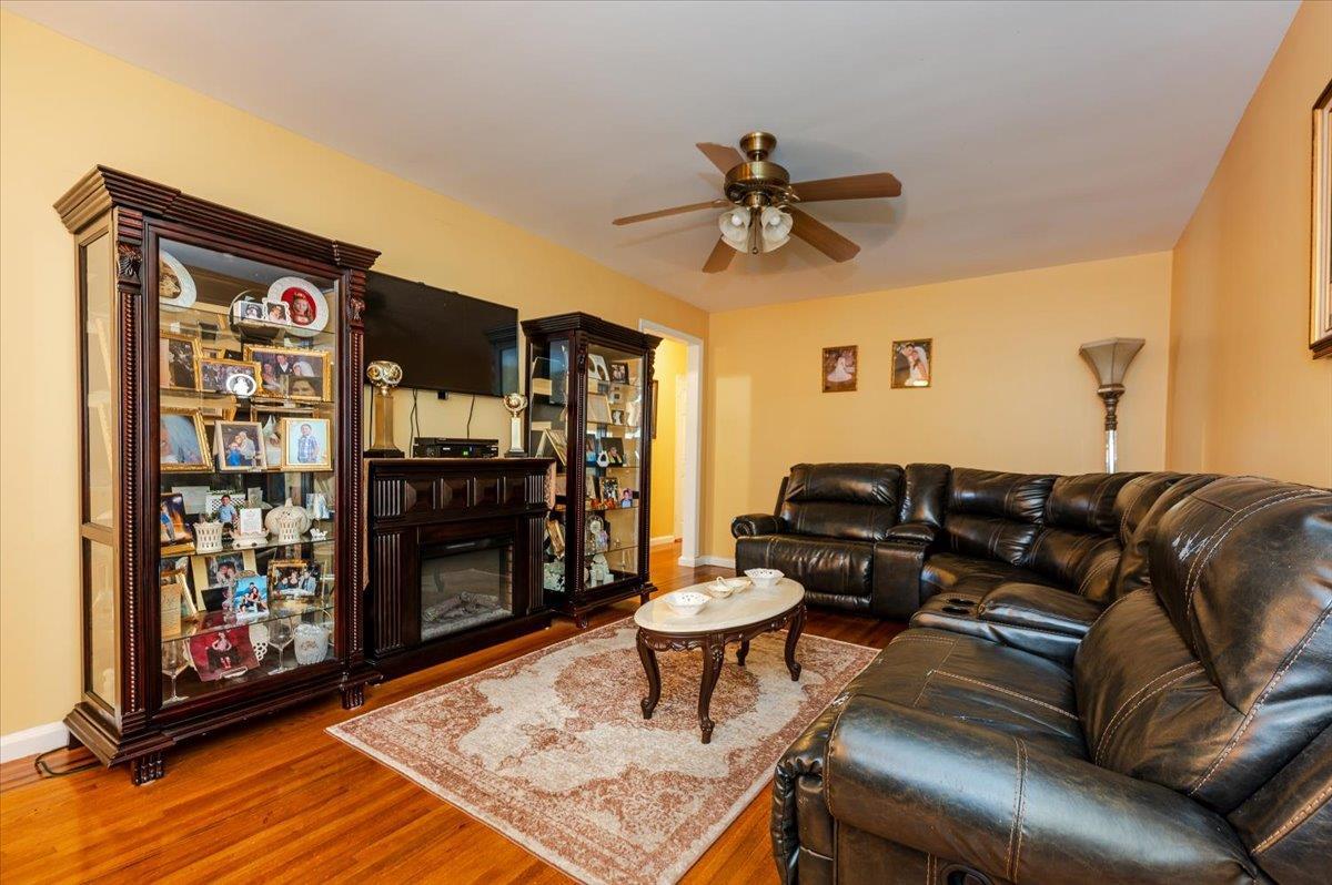 Single Family Haight  Bronx, NY 10461, MLS-890168-3