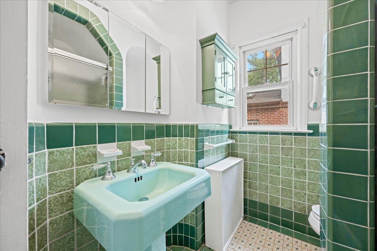 Single Family 212th Street  Queens, NY 11364, MLS-890171-17