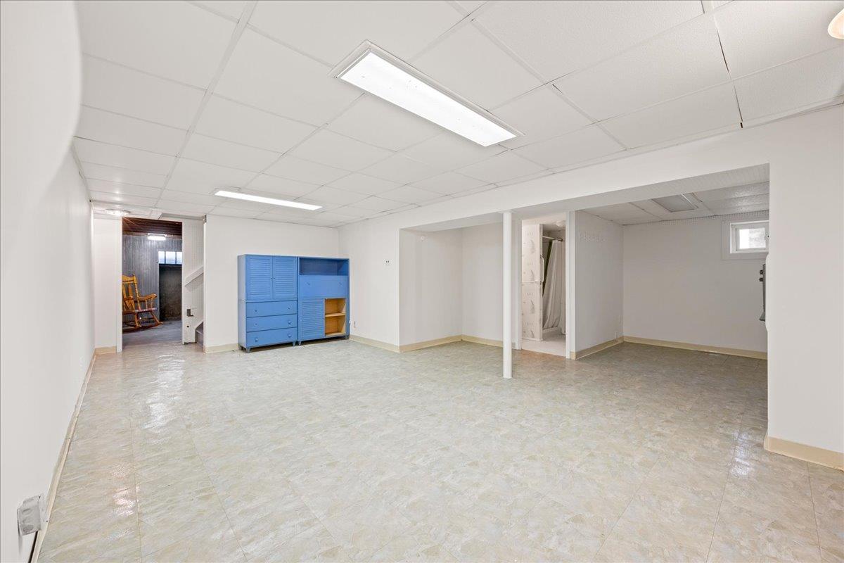 Single Family 212th Street  Queens, NY 11364, MLS-890171-25