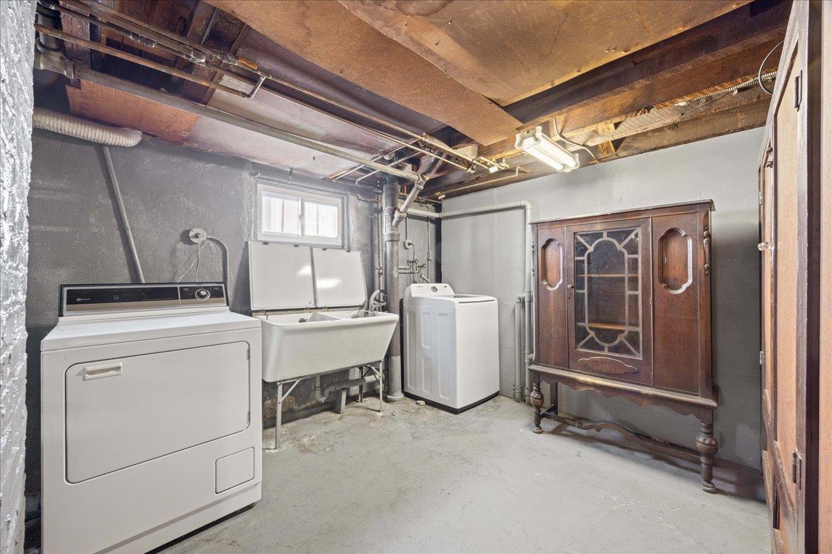 Single Family 212th Street  Queens, NY 11364, MLS-890171-26