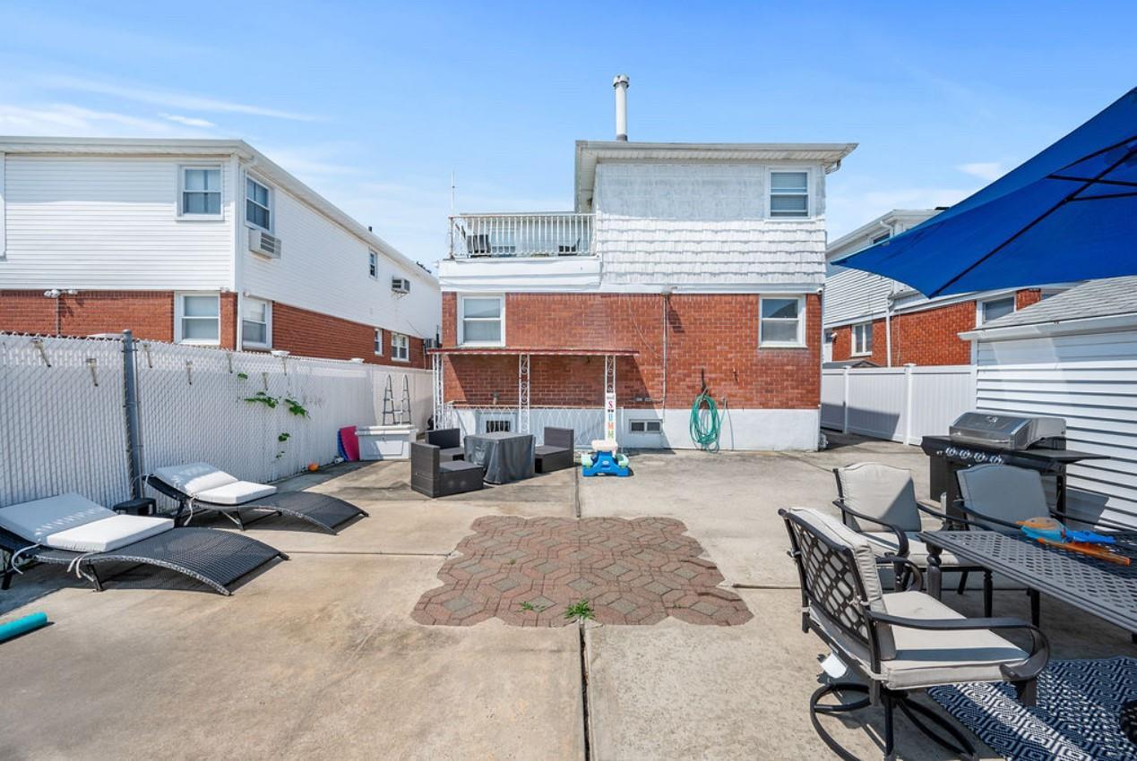 Single Family 96th Queens, NY 11414, MLS-890184-25