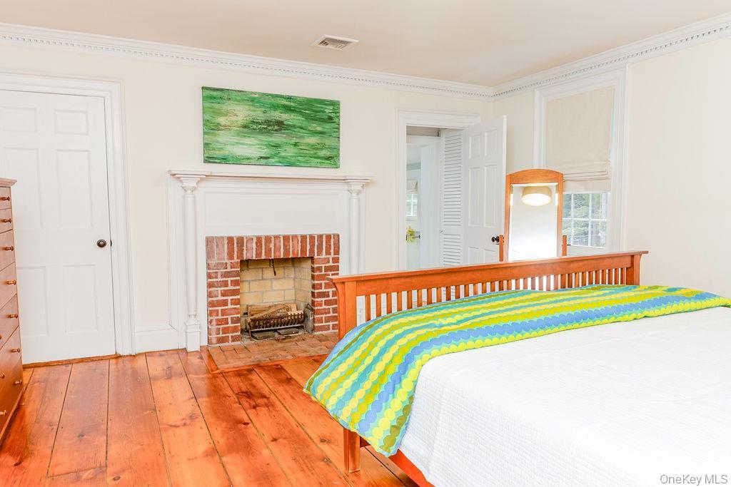 Single Family Landing  Suffolk County, NY 11787, MLS-890198-37