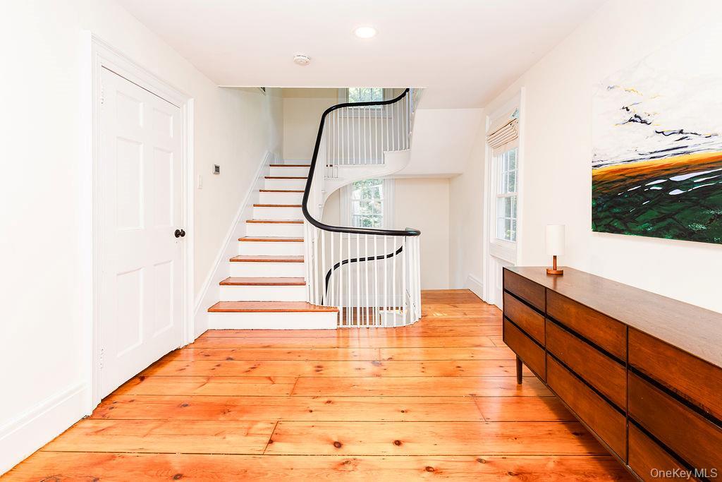 Single Family Landing  Suffolk County, NY 11787, MLS-890198-41