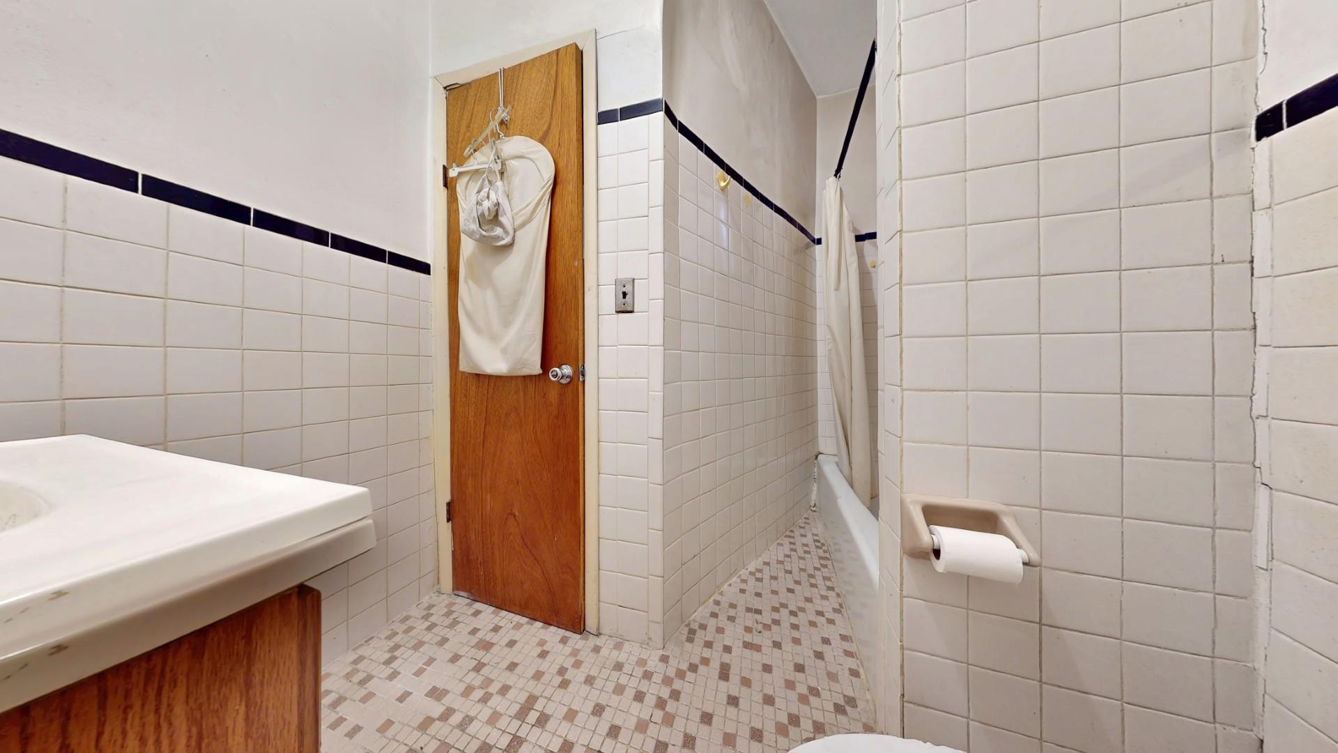 Single Family 38th  Queens, NY 11103, MLS-890203-23