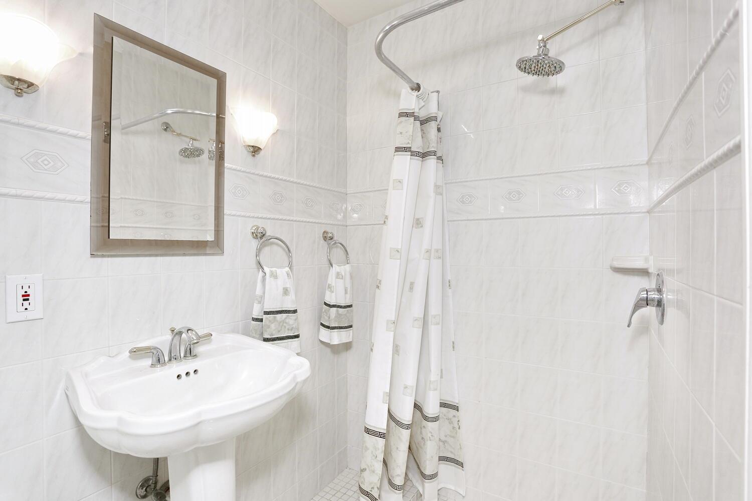 Single Family Oz Rockland County, NY 10977, MLS-890214-22