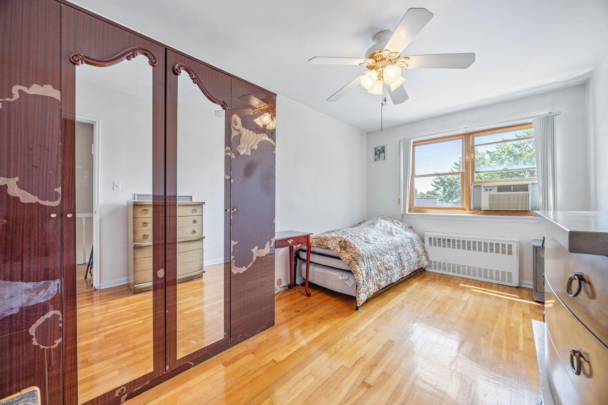 Single Family 71st  Queens, NY 11367, MLS-890269-11