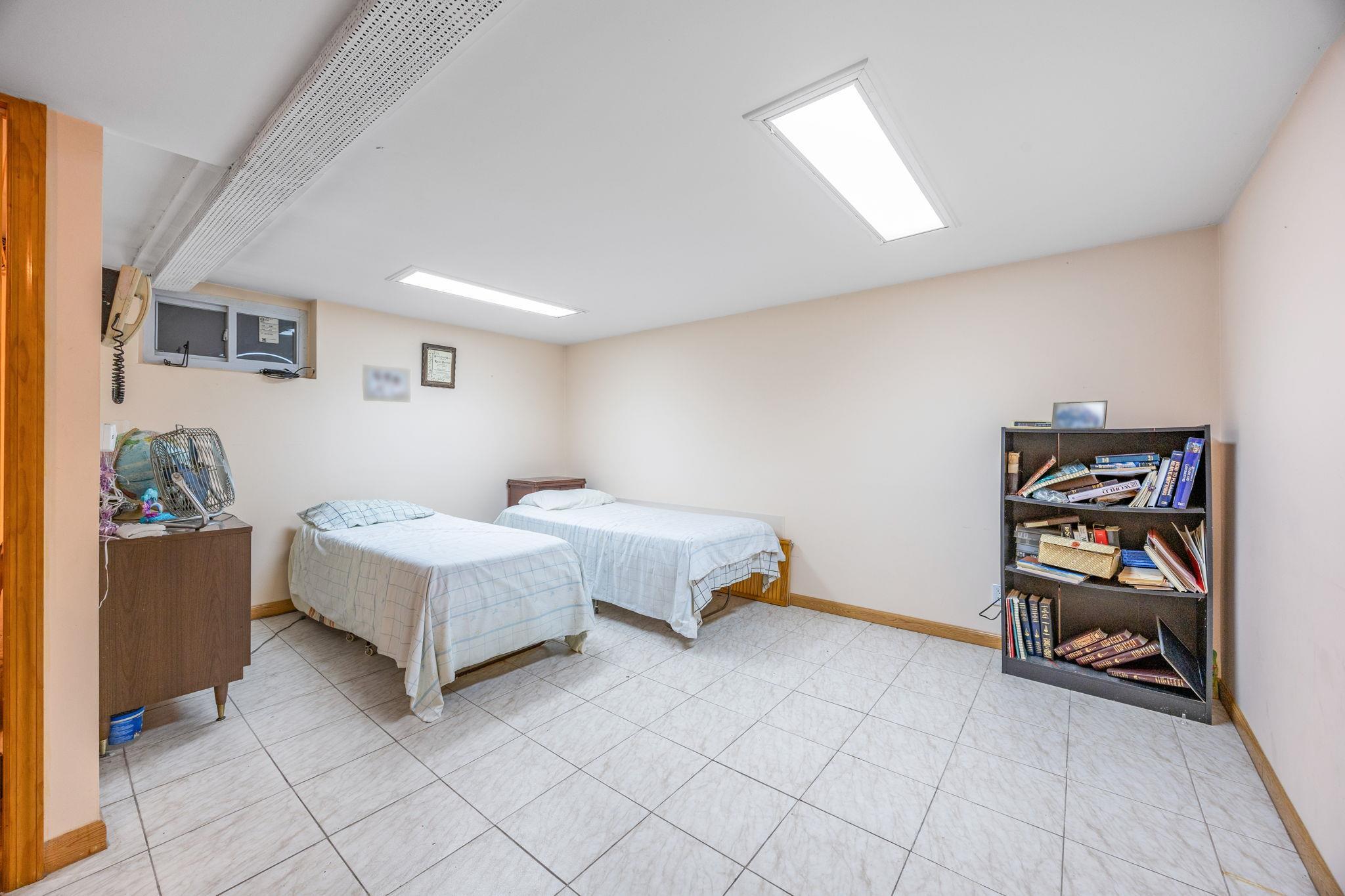 Single Family 71st  Queens, NY 11367, MLS-890269-15