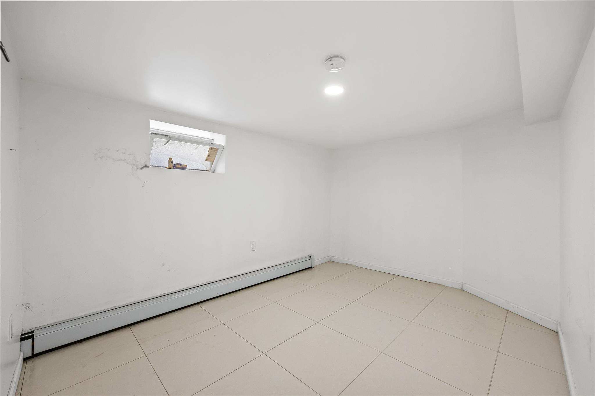 Single Family Quince  Queens, NY 11355, MLS-890290-22