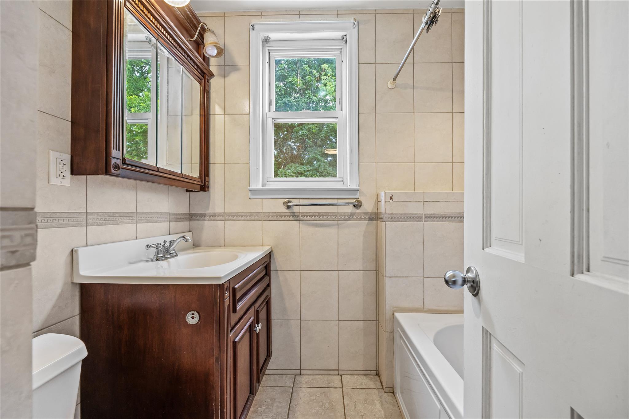Single Family Quince  Queens, NY 11355, MLS-890290-8