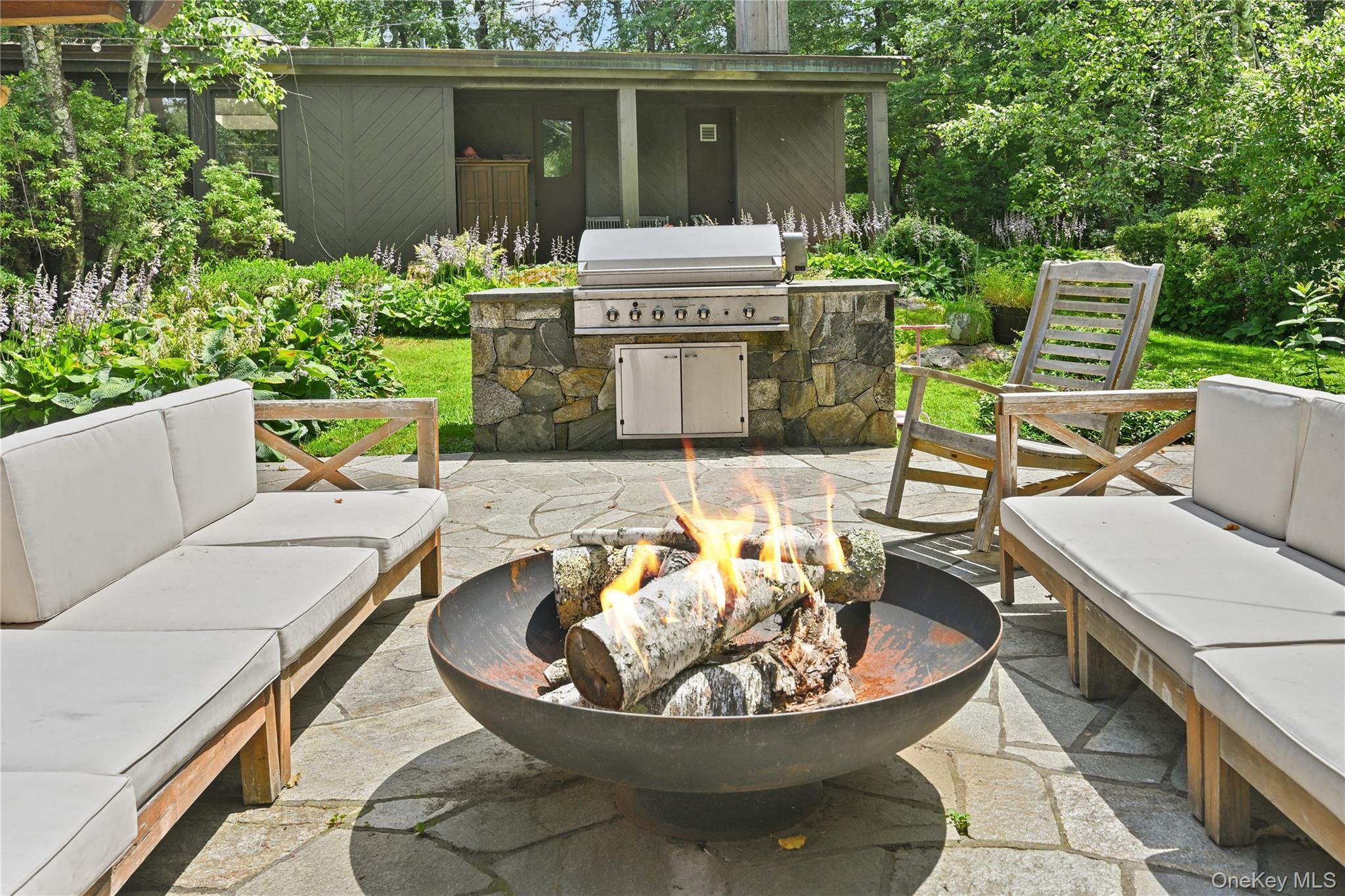 Single Family Sarles Westchester County, NY 10504, MLS-890380-38