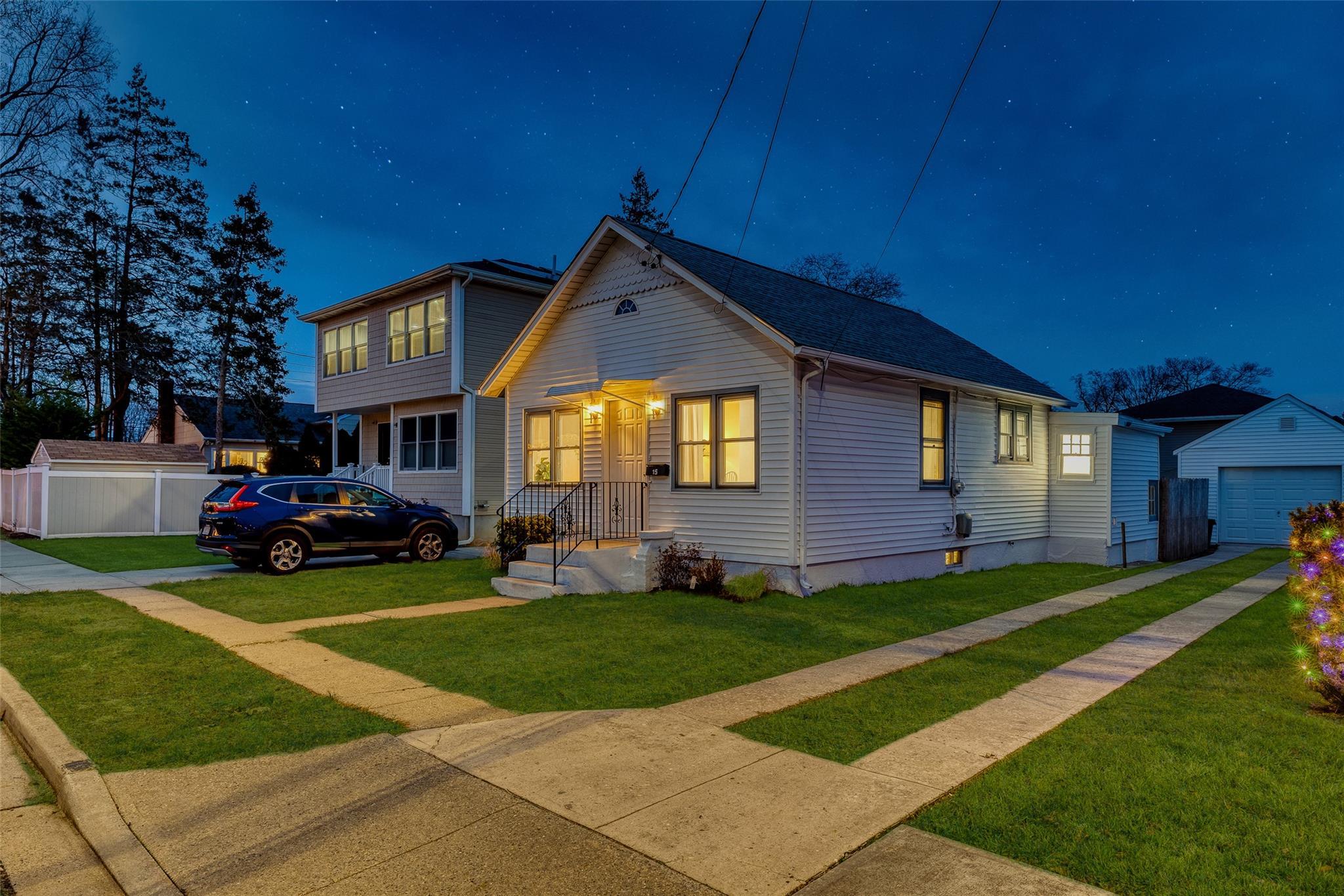 Single Family Jefferson  Nassau County, NY 11710, MLS-890422-2