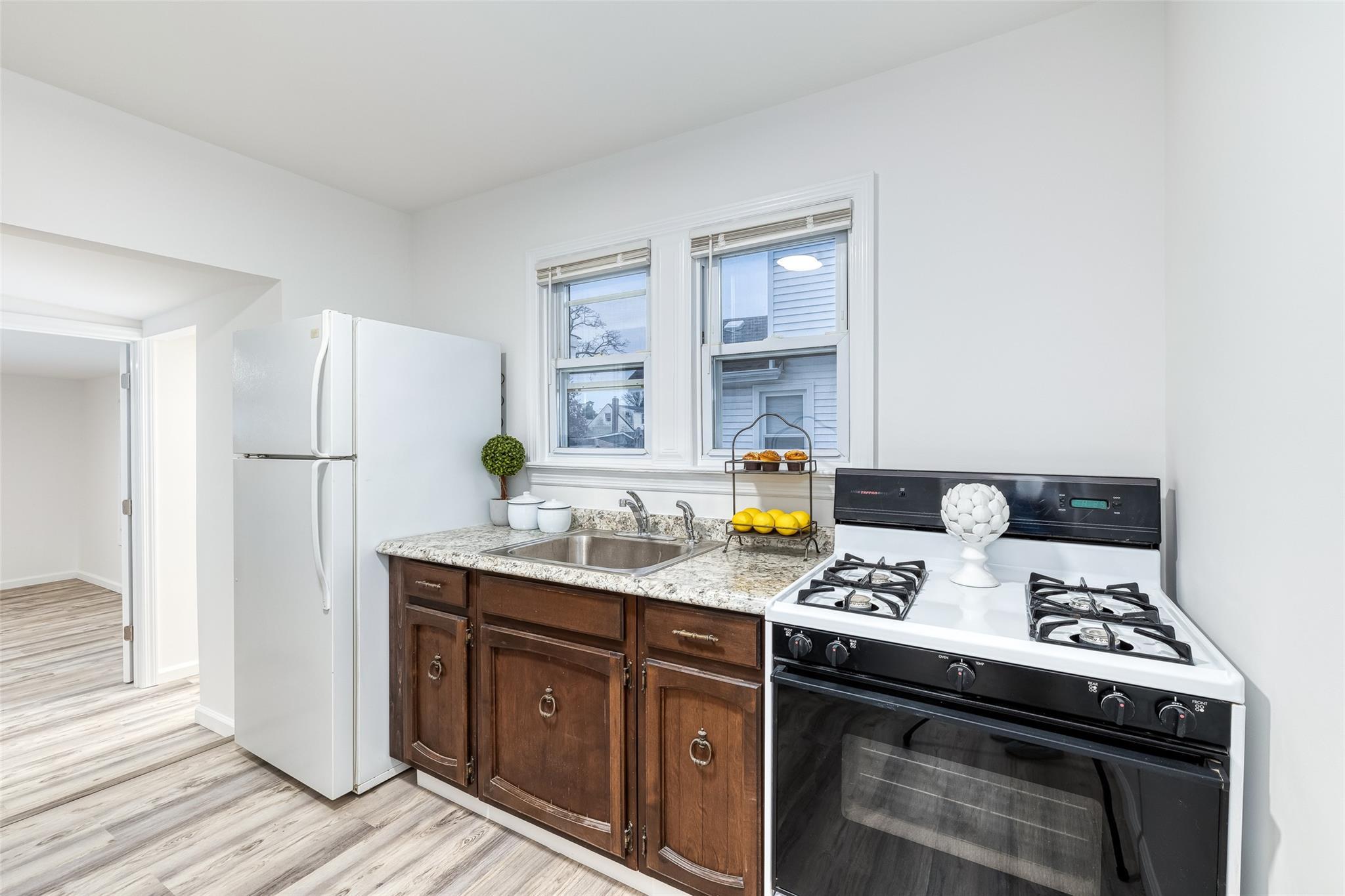 Single Family Jefferson  Nassau County, NY 11710, MLS-890422-21