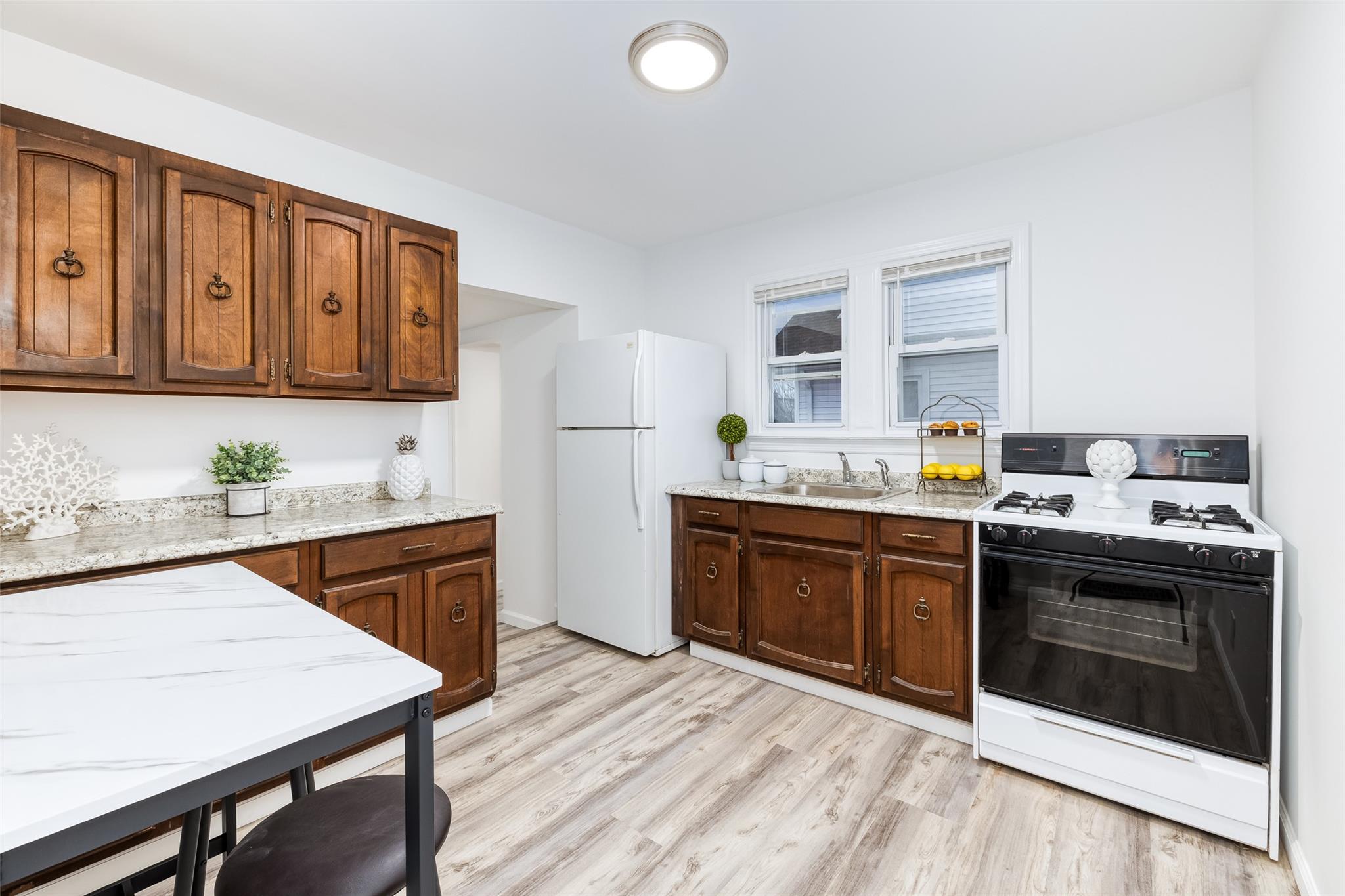 Single Family Jefferson  Nassau County, NY 11710, MLS-890422-23