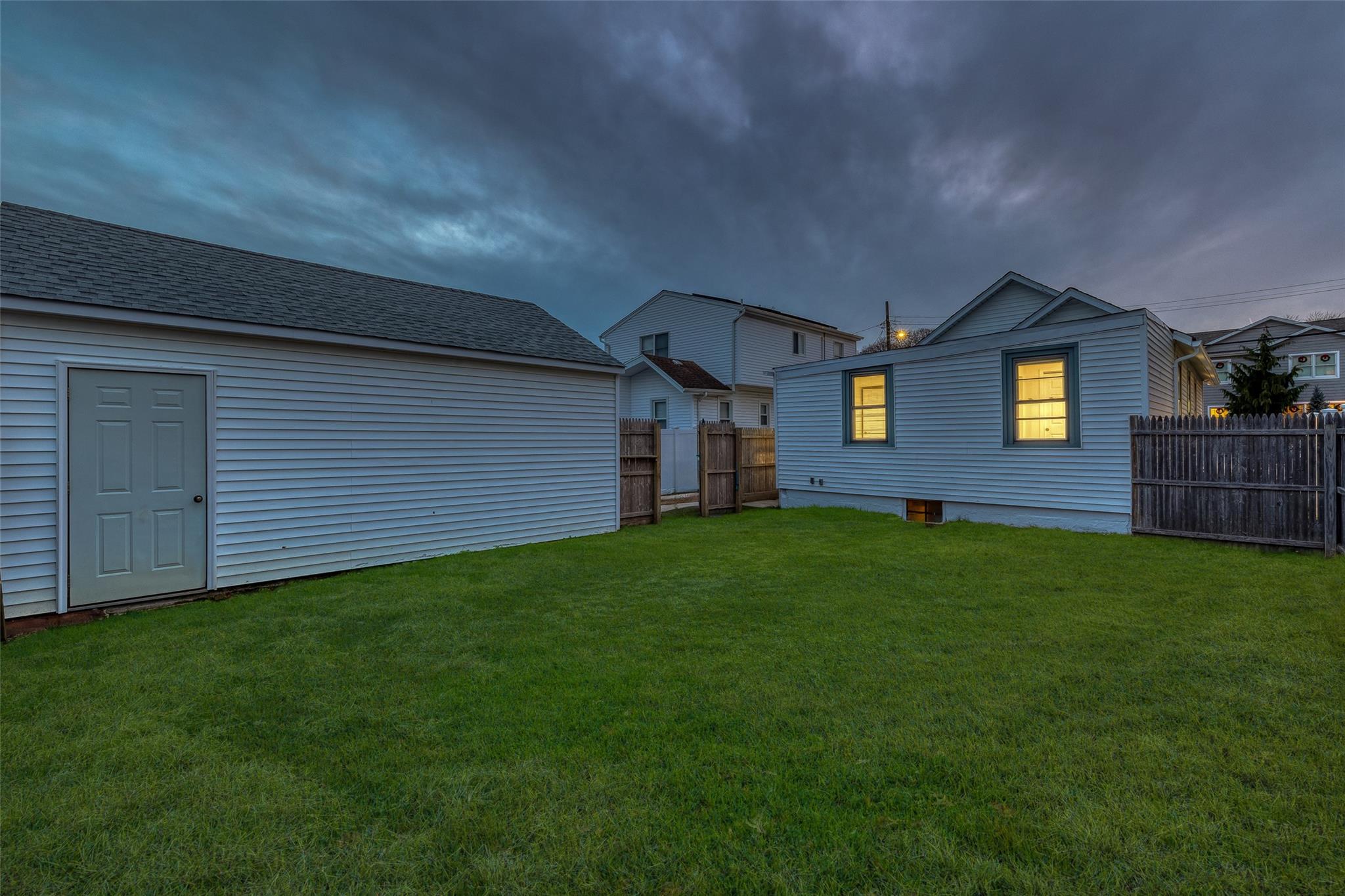 Single Family Jefferson  Nassau County, NY 11710, MLS-890422-3