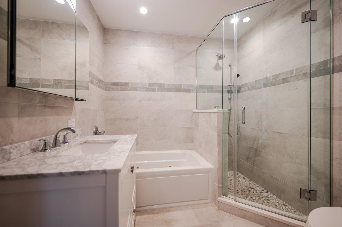 Condo Broadway  Nassau County, NY 11561, MLS-890428-11