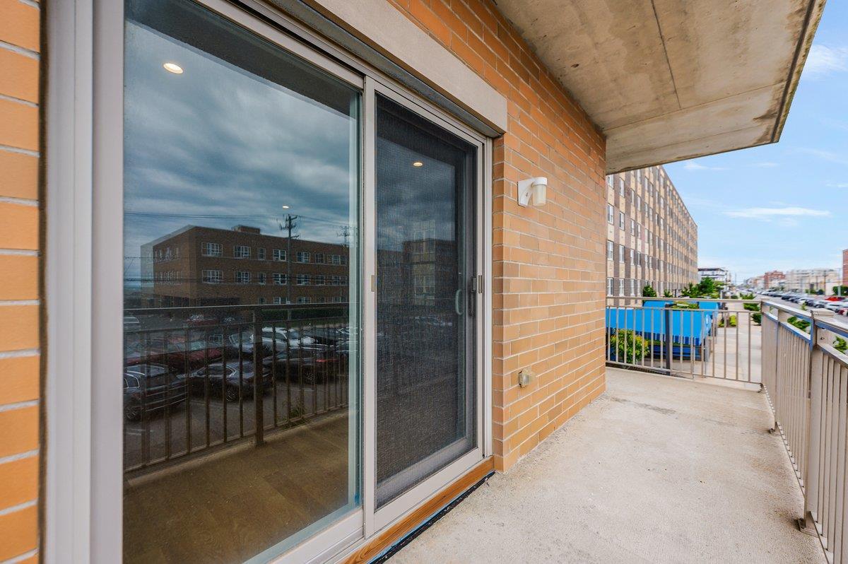 Condo Broadway  Nassau County, NY 11561, MLS-890428-15