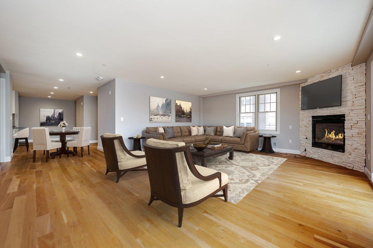 Condo Broadway  Nassau County, NY 11561, MLS-890428-3