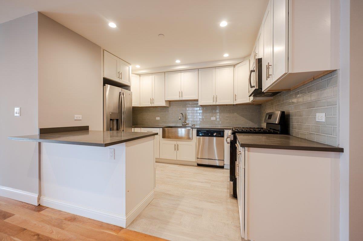 Condo Broadway  Nassau County, NY 11561, MLS-890428-7