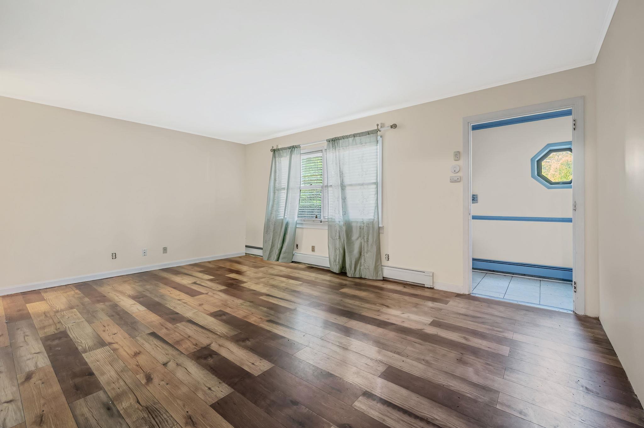 Single Family Dunton  Suffolk County, NY 11772, MLS-890439-10