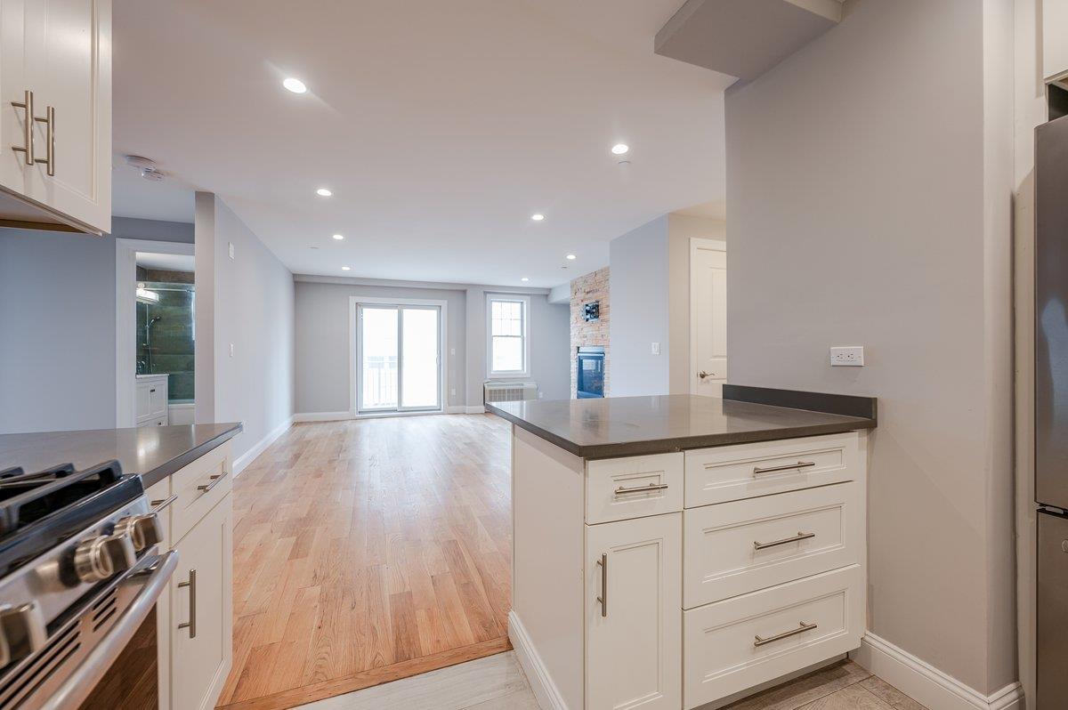 Condo Broadway  Nassau County, NY 11561, MLS-890455-12