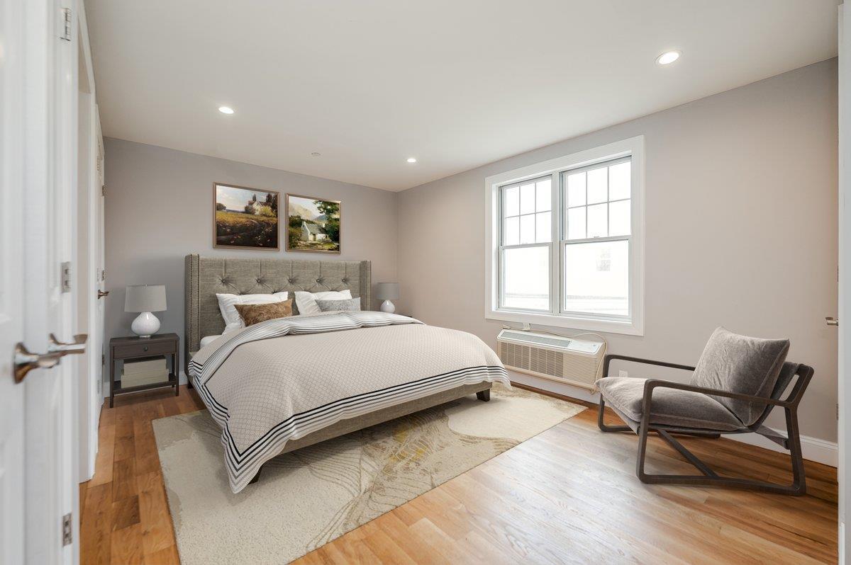 Condo Broadway  Nassau County, NY 11561, MLS-890455-15