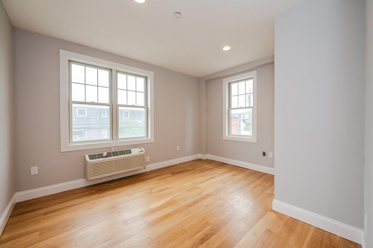 Condo Broadway  Nassau County, NY 11561, MLS-890455-19