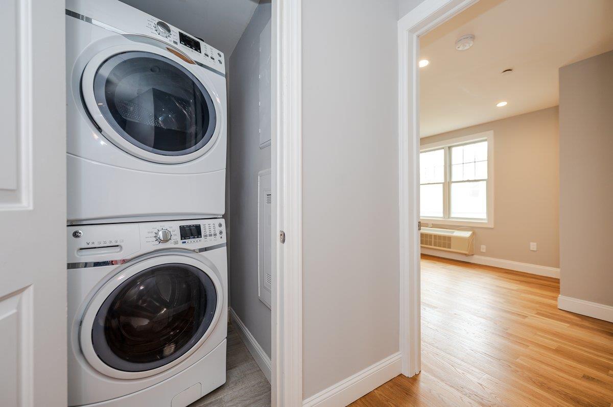 Condo Broadway  Nassau County, NY 11561, MLS-890455-22