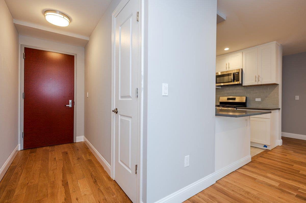 Condo Broadway  Nassau County, NY 11561, MLS-890455-5