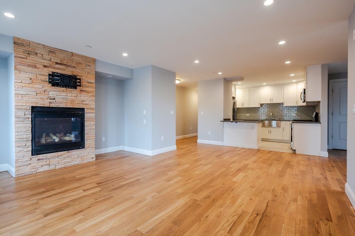 Condo Broadway  Nassau County, NY 11561, MLS-890455-6