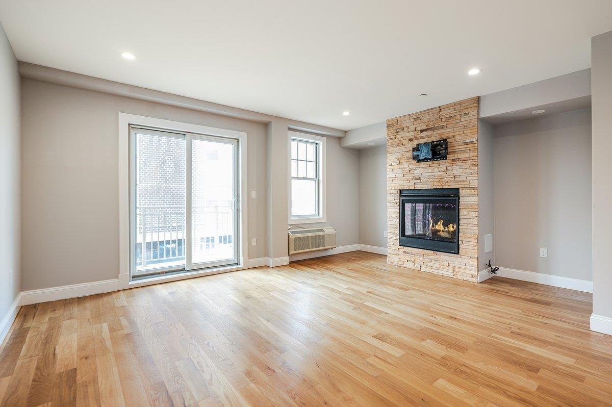 Condo Broadway  Nassau County, NY 11561, MLS-890455-8