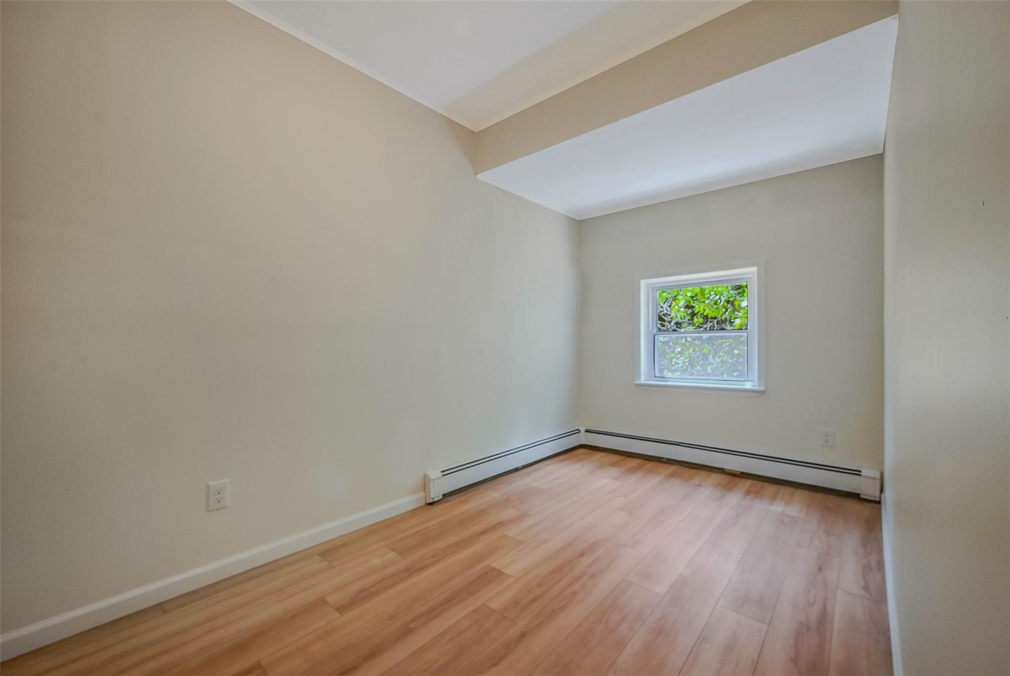 Single Family Maple  Suffolk County, NY 11901, MLS-890473-5