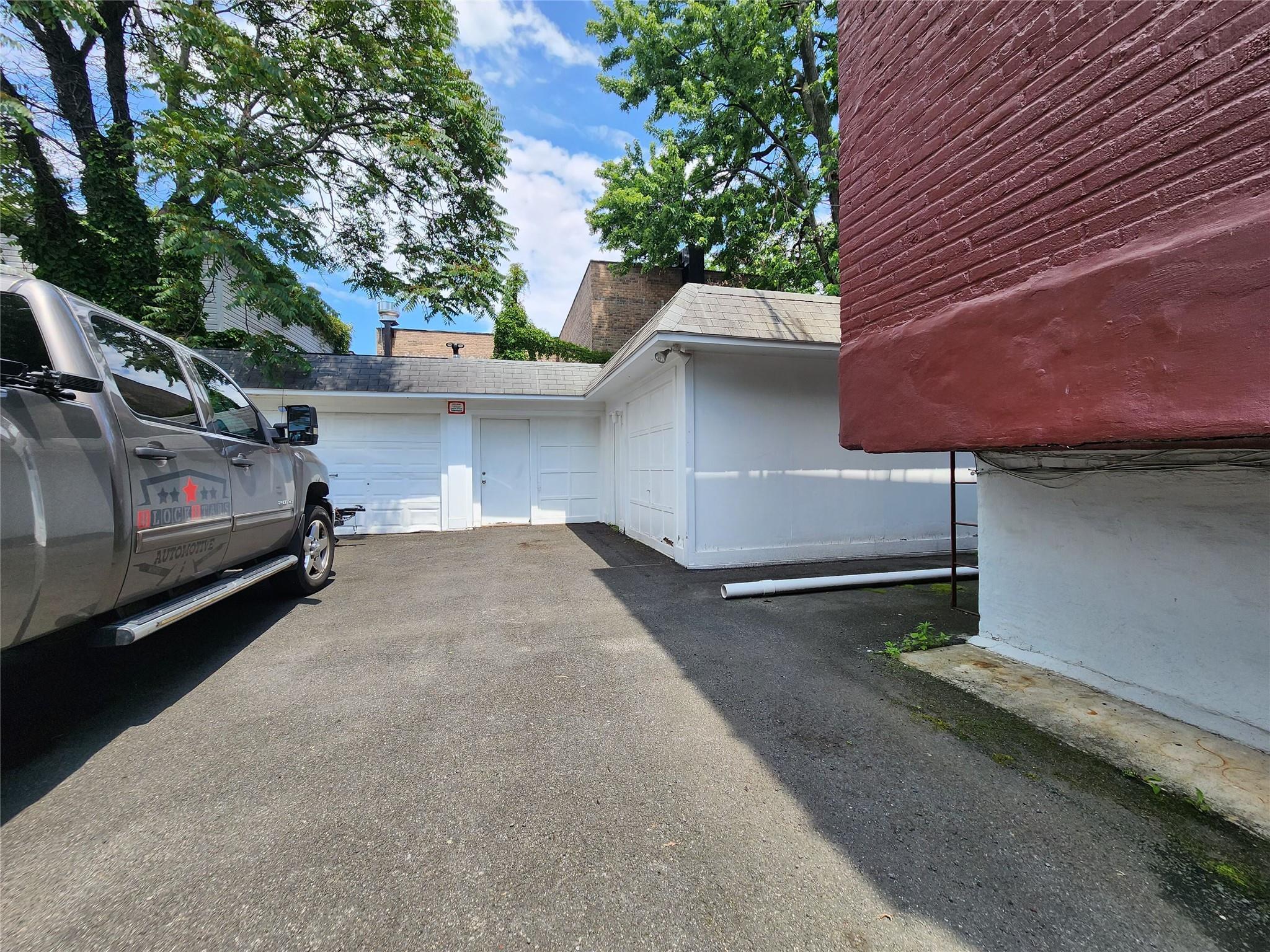 Single Family Revere  Bronx, NY 10465, MLS-890485-23