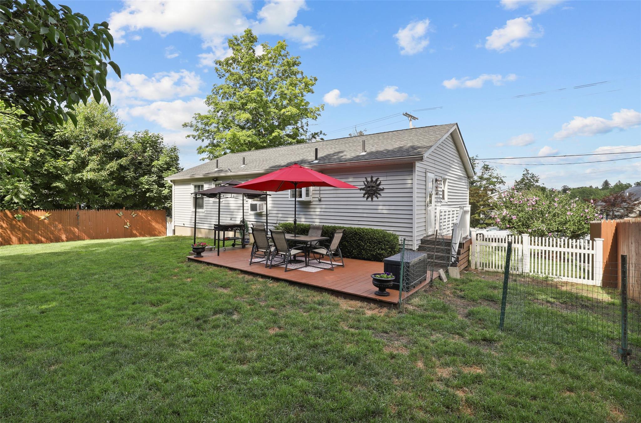 Single Family Entrance  Putnam County, NY 10541, MLS-890516-19