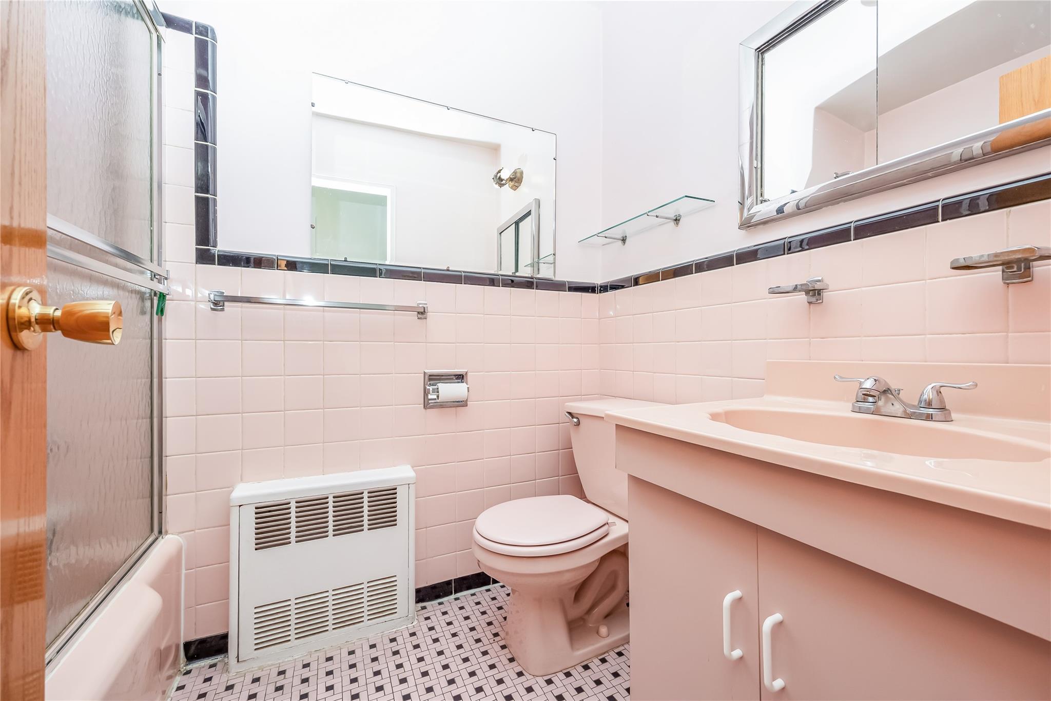 Single Family 69th  Queens, NY 11377, MLS-890523-10