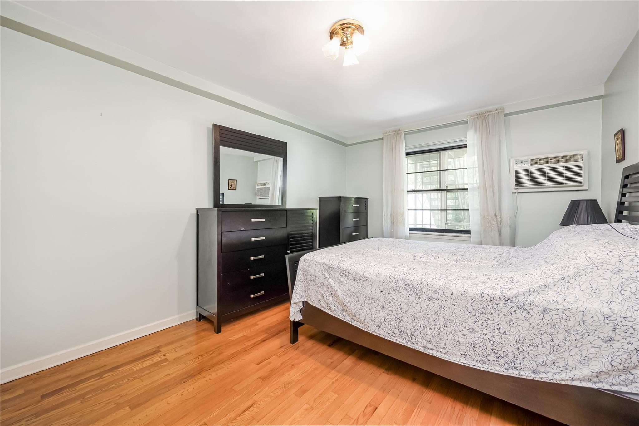 Single Family 69th  Queens, NY 11377, MLS-890523-14