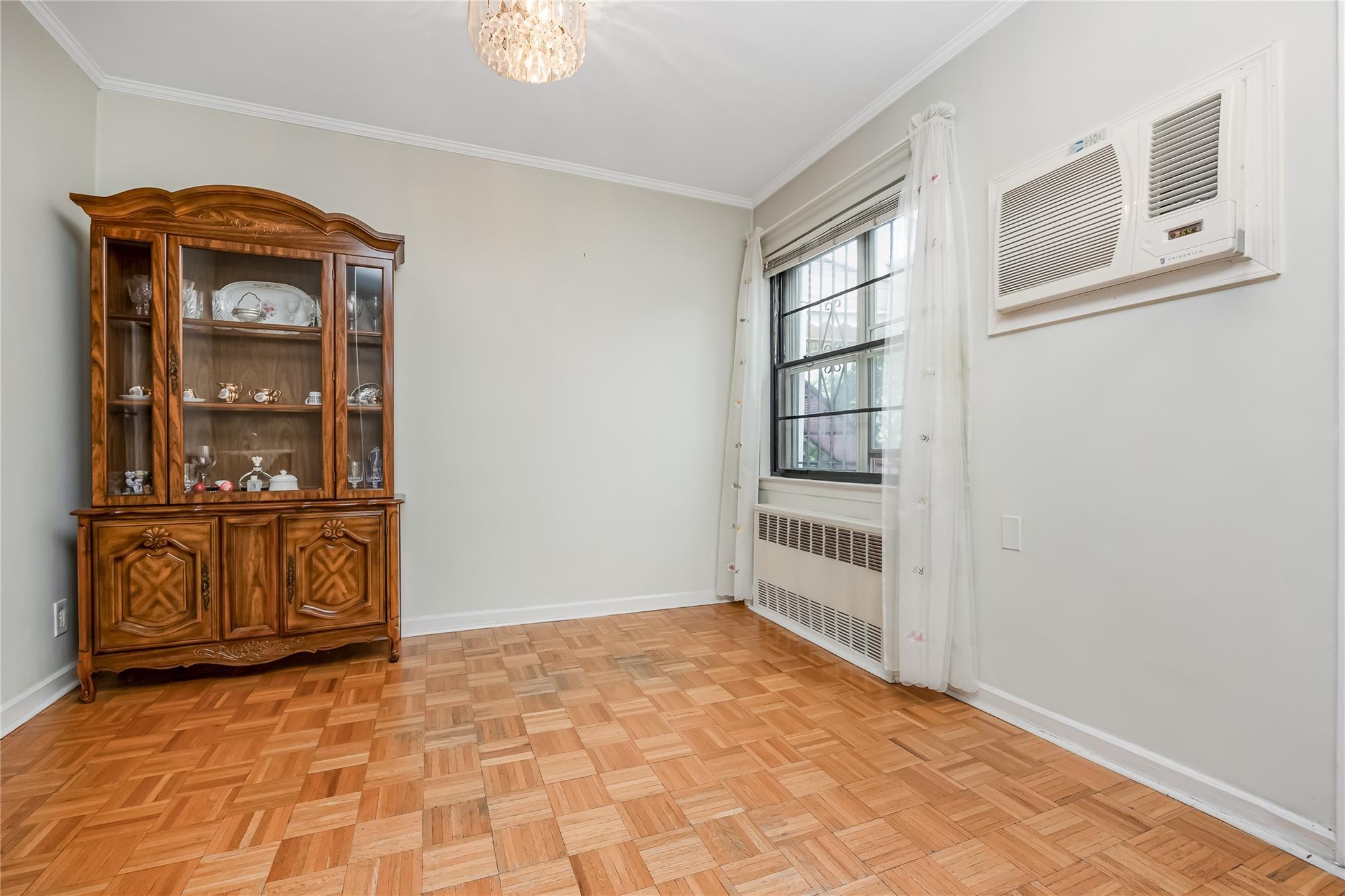 Single Family 69th  Queens, NY 11377, MLS-890523-5
