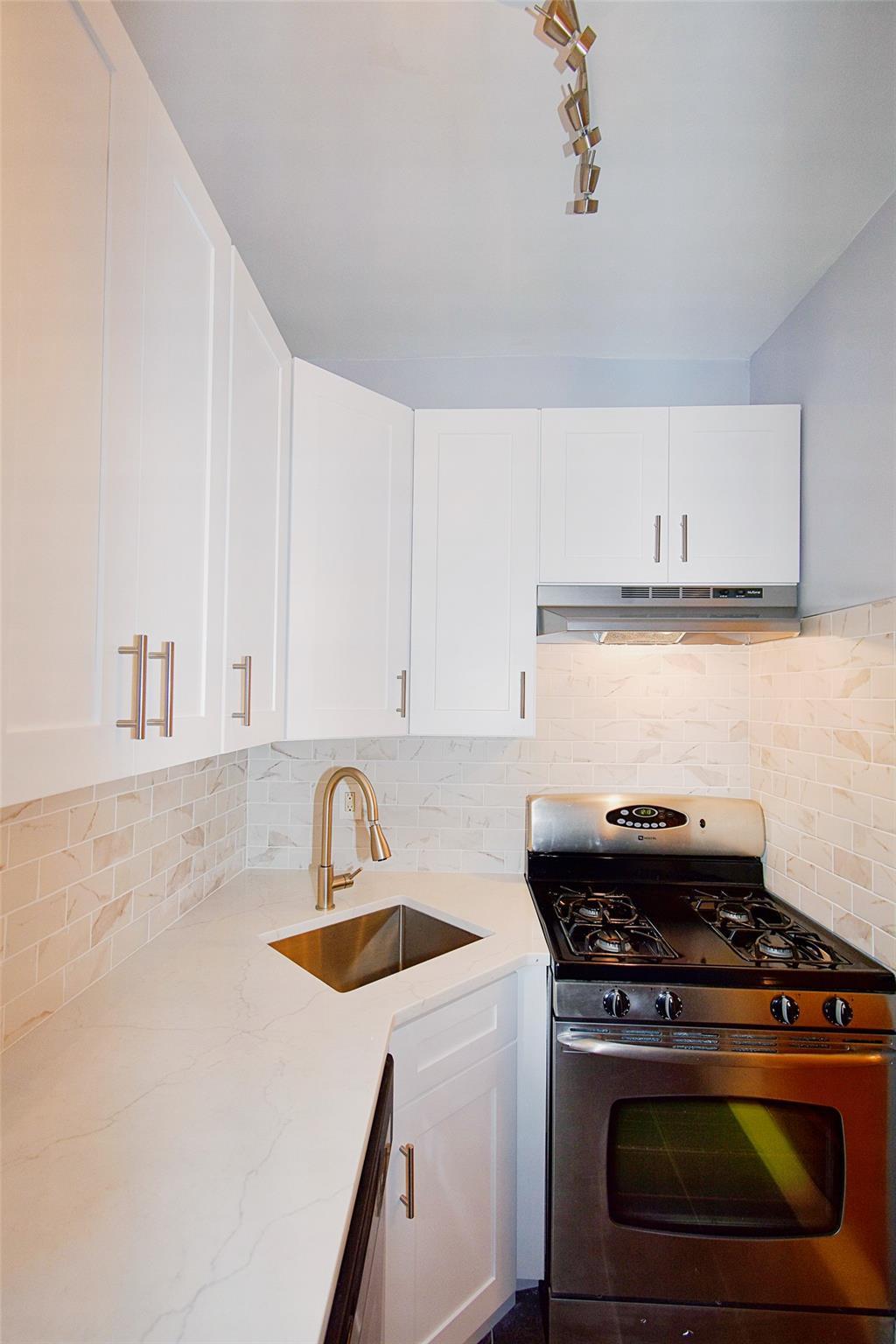 Coop Broad  Westchester County, NY 10552, MLS-890550-7