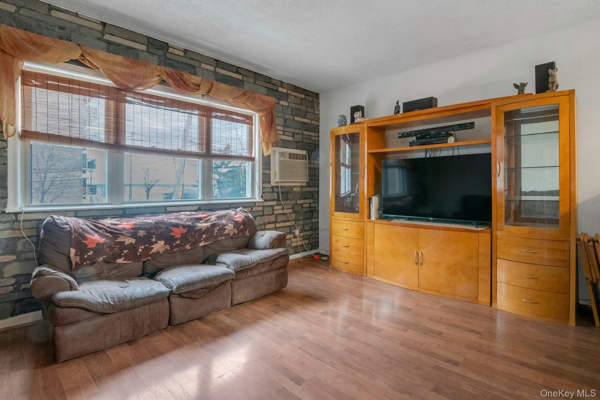 Single Family Stadium  Bronx, NY 10465, MLS-890561-14