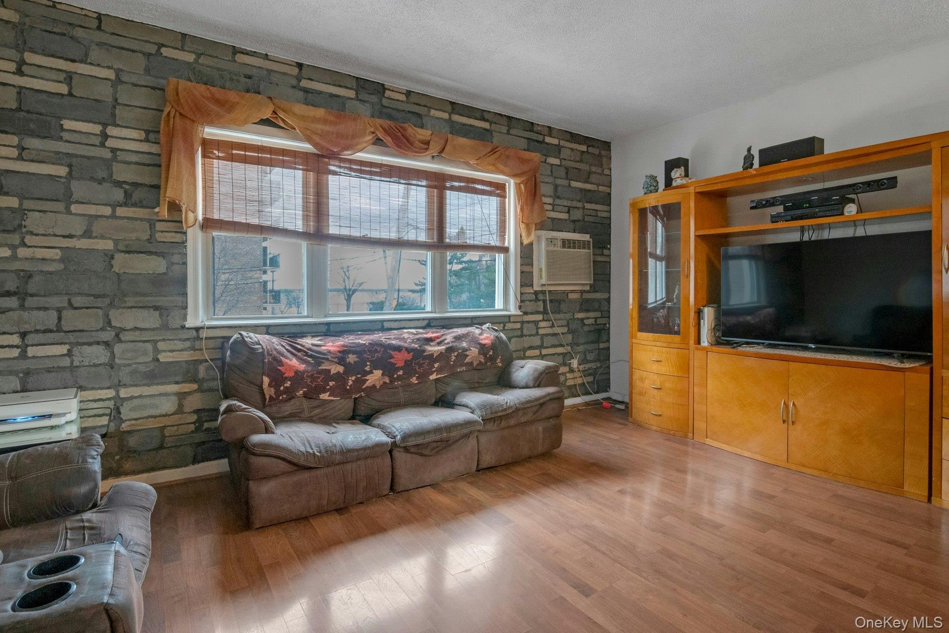 Single Family Stadium  Bronx, NY 10465, MLS-890561-15