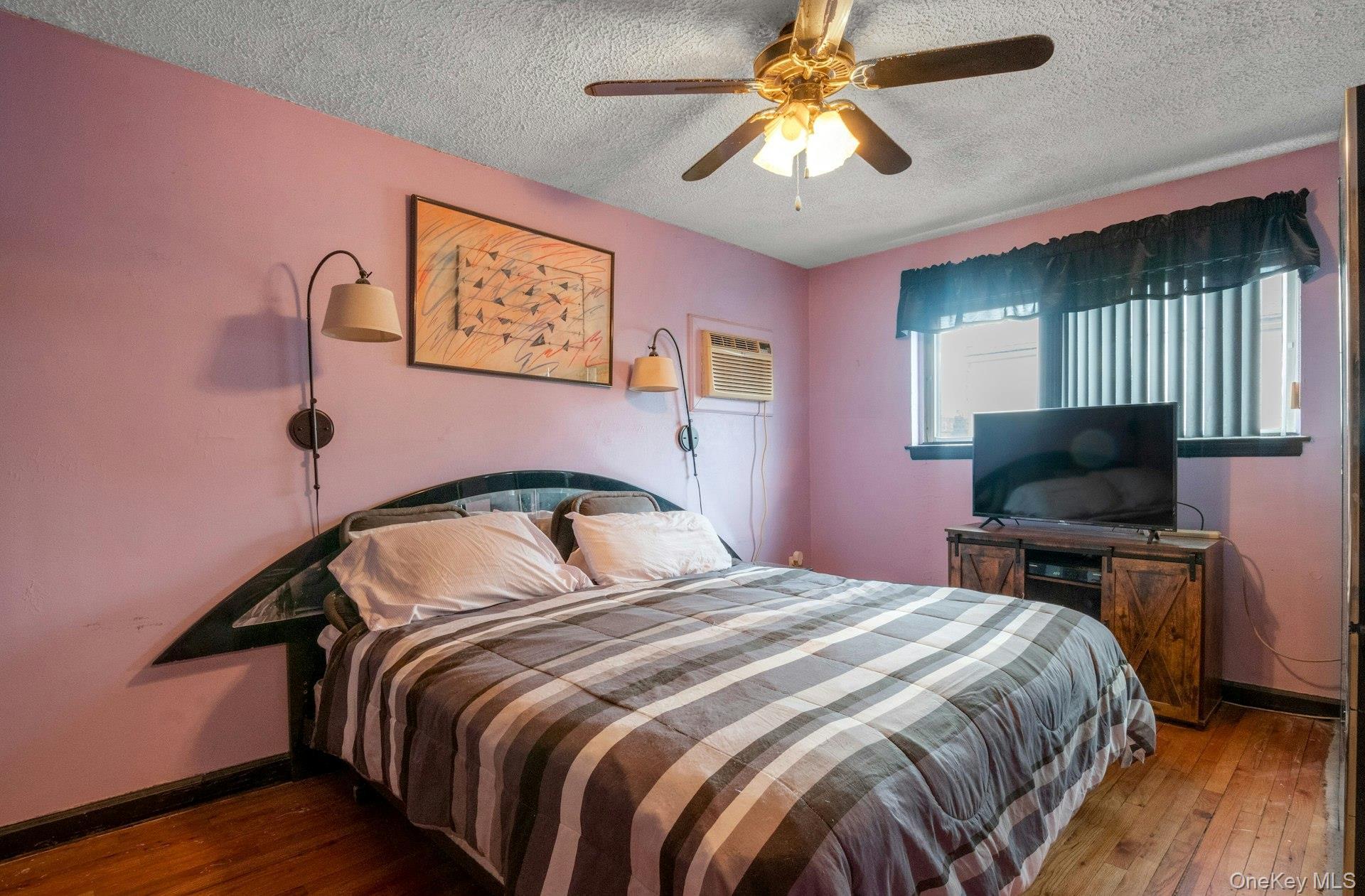 Single Family Stadium  Bronx, NY 10465, MLS-890561-23