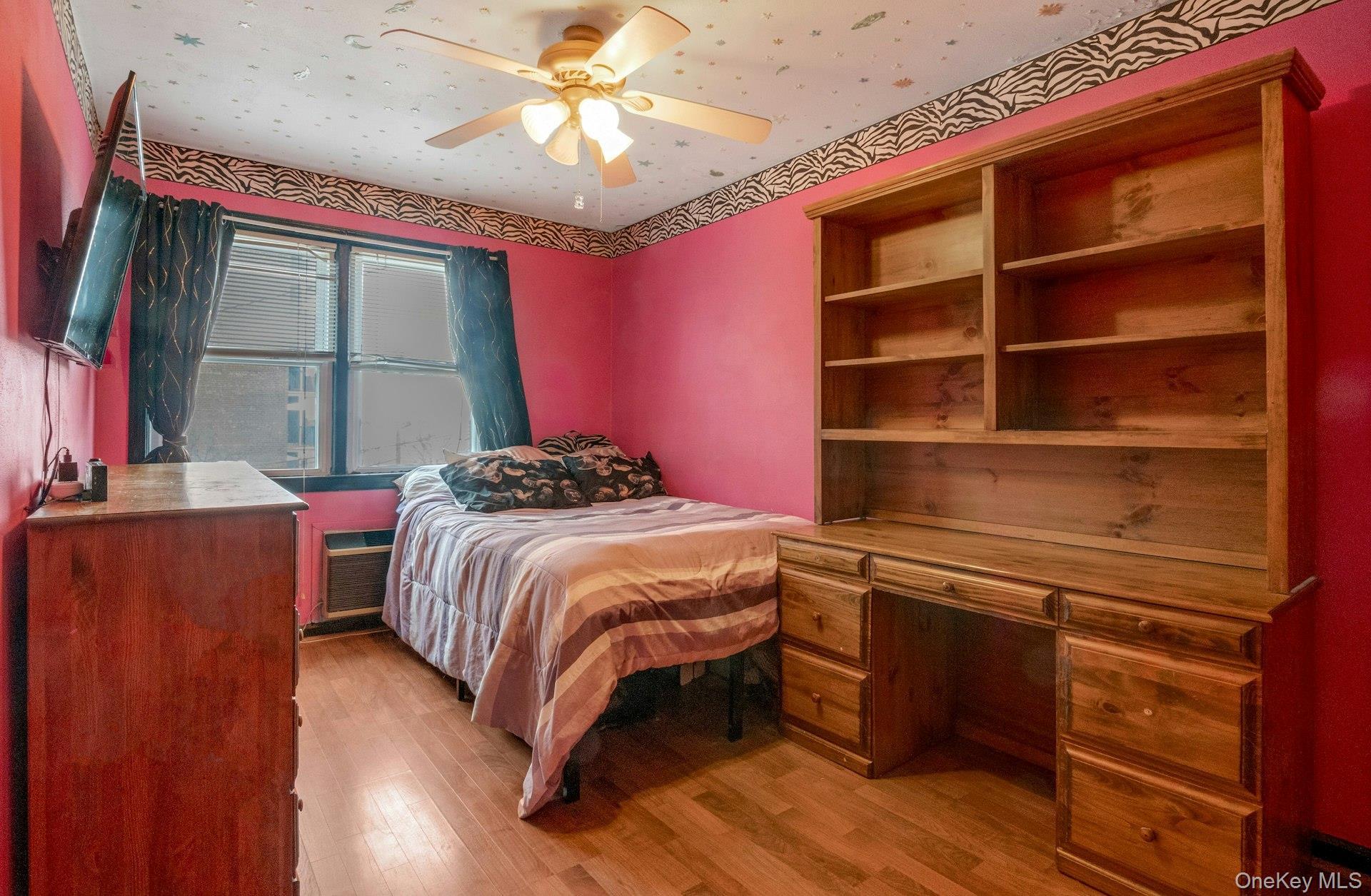 Single Family Stadium  Bronx, NY 10465, MLS-890561-24