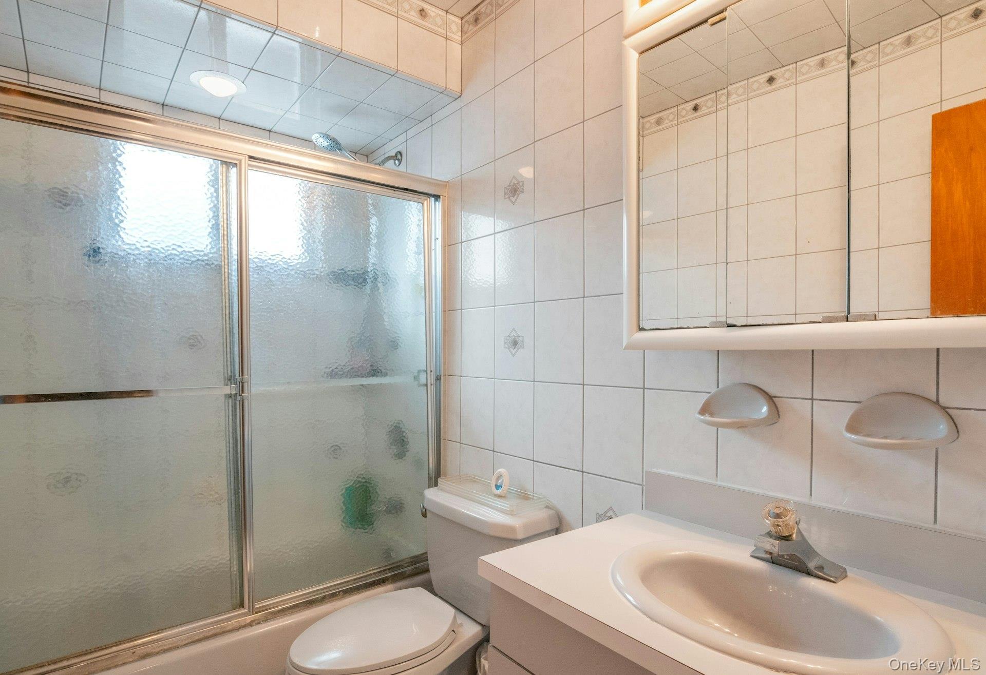 Single Family Stadium  Bronx, NY 10465, MLS-890561-26