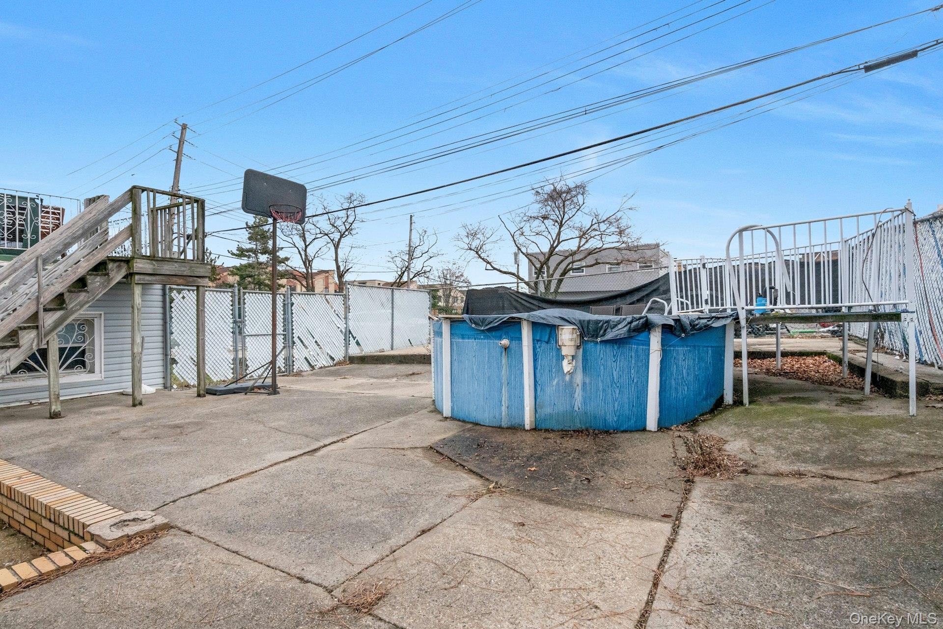 Single Family Stadium  Bronx, NY 10465, MLS-890561-28