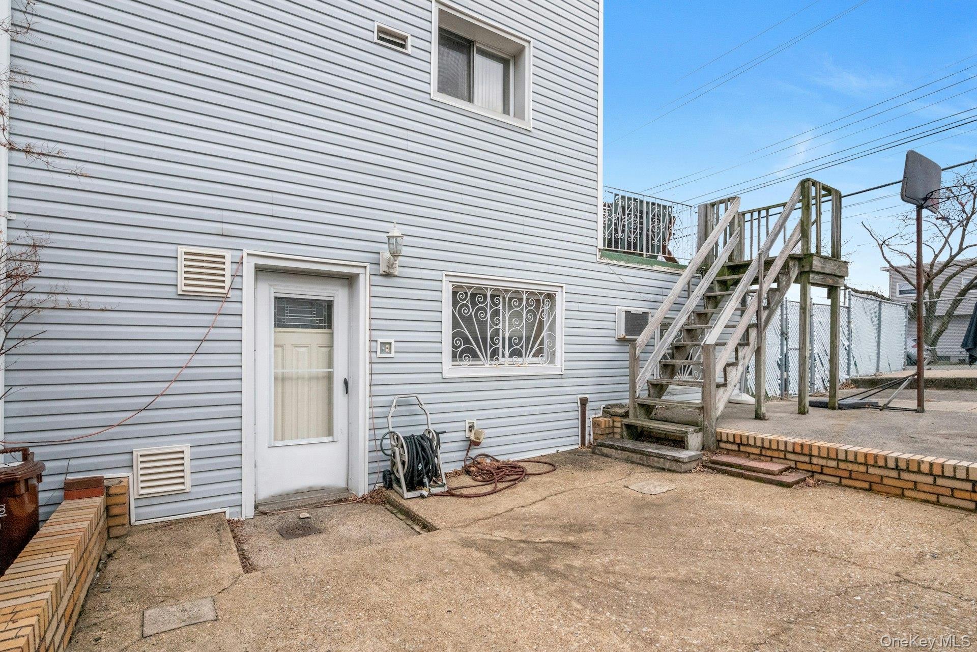 Single Family Stadium  Bronx, NY 10465, MLS-890561-30